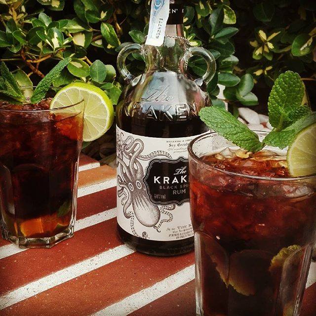 Rượu The Kraken Dark Black Spiced Rum Rượu The Kraken Dark Black Spiced Rum