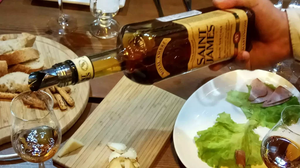 Rượu Rum Saint James Royal Amber