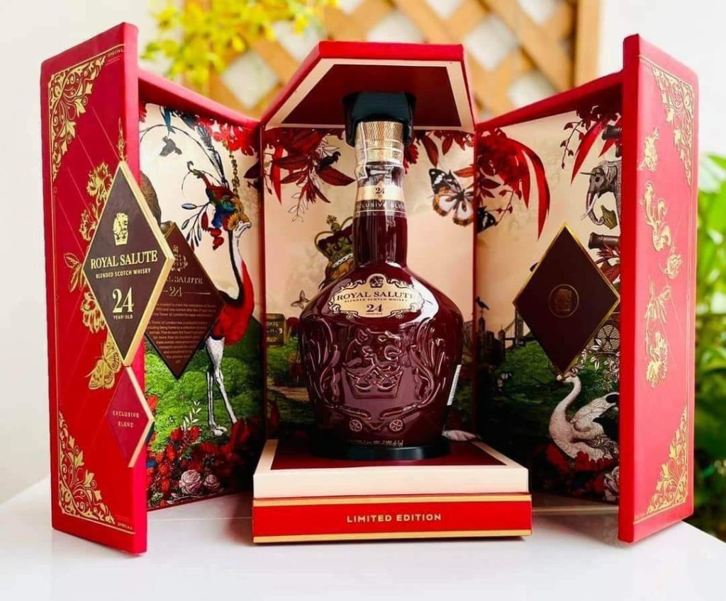Chivas 24 Năm Hộp Quà