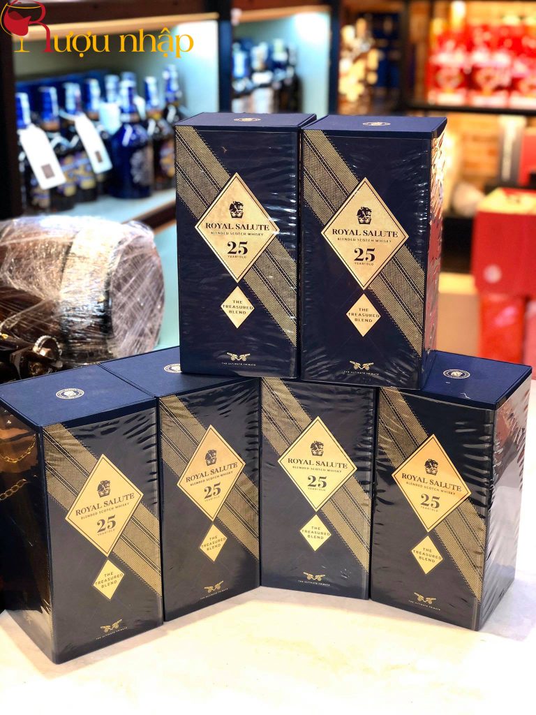 Hình ảnh: Chivas 25 mẫu mới (Chivas 25 năm Chai Sứ)