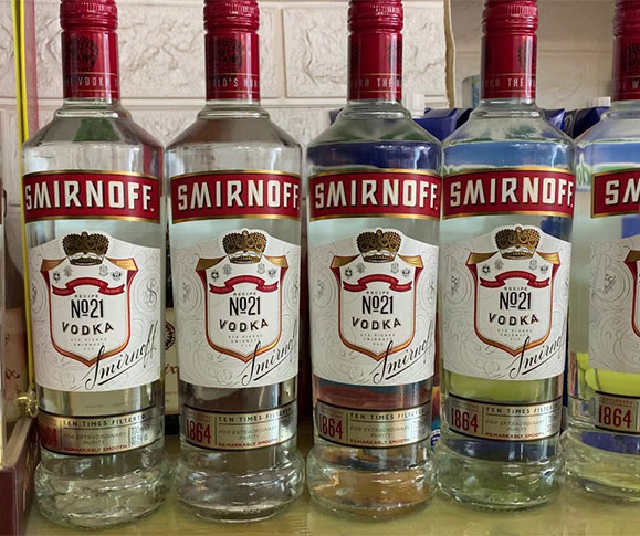 Rượu Vodka Smirnoff Red
