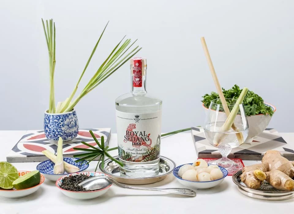 Ruou gin Royal Sedang nguyen lieu VN Royal Sedang