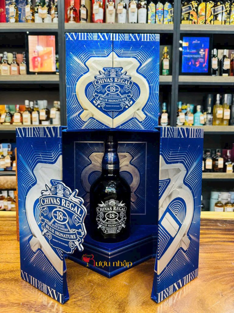 Rượu Chivas 18 Năm Blue Hộp Quà 2024