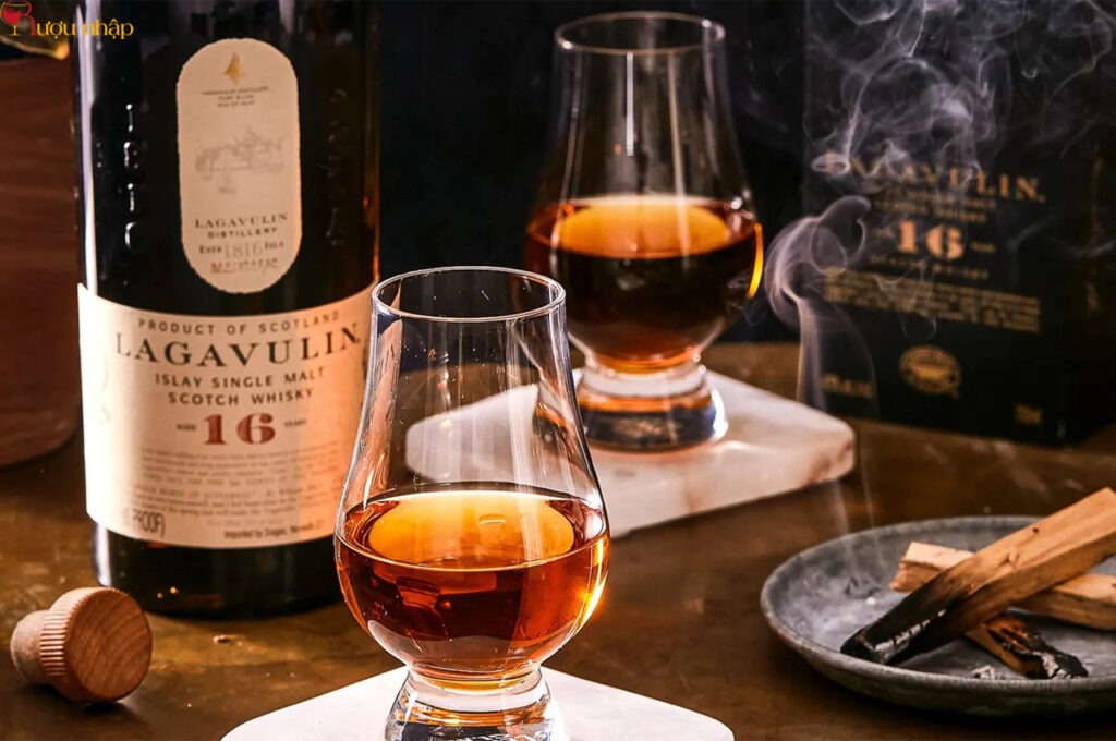 Rượu Lagavulin 16 năm