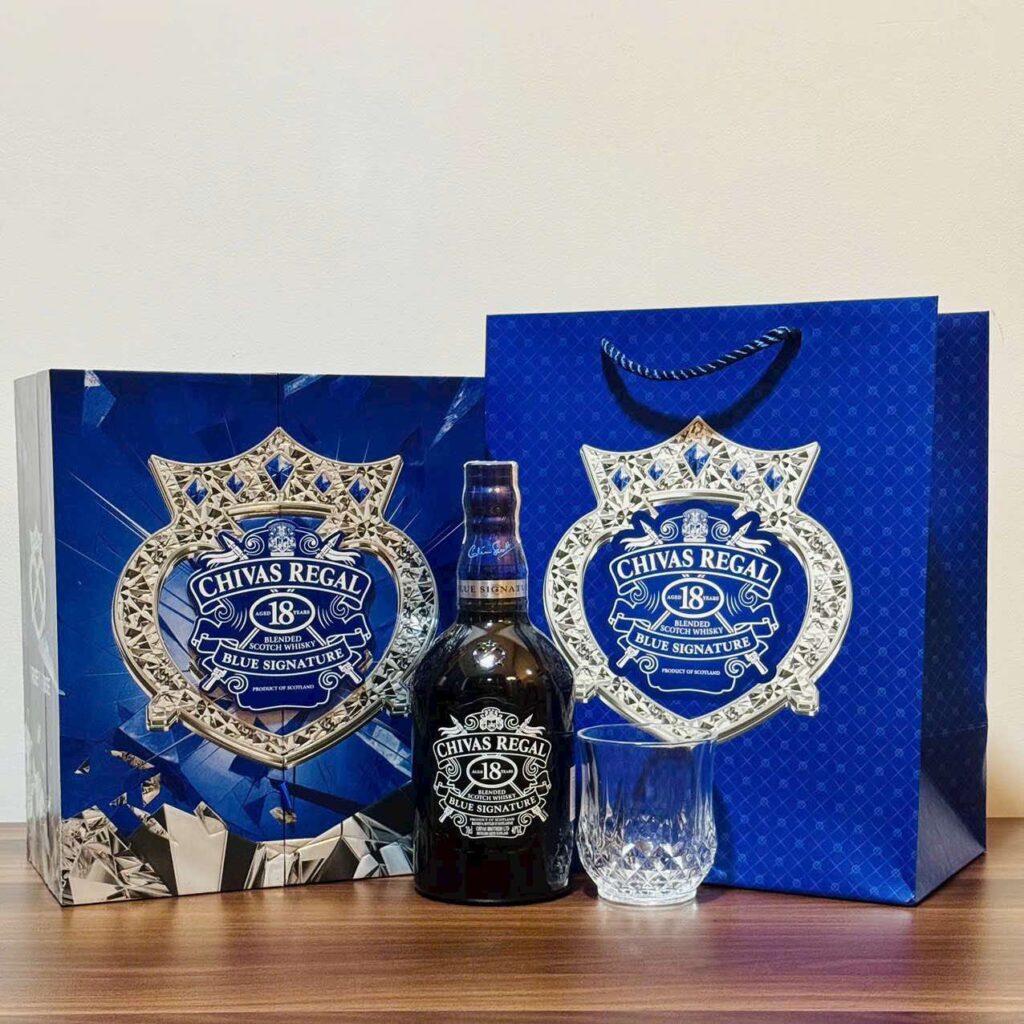 Rượu Chivas 18 Năm Blue Xanh Hộp Quà Tết 2025